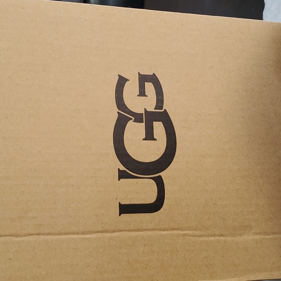 NWT UGG K KEEGAN SLIPPERS - Picture 3 of 10